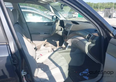 2010 Subaru Forester 2.5X z USA, uszkodzony, nr VIN JF2SH6BC1AG901044